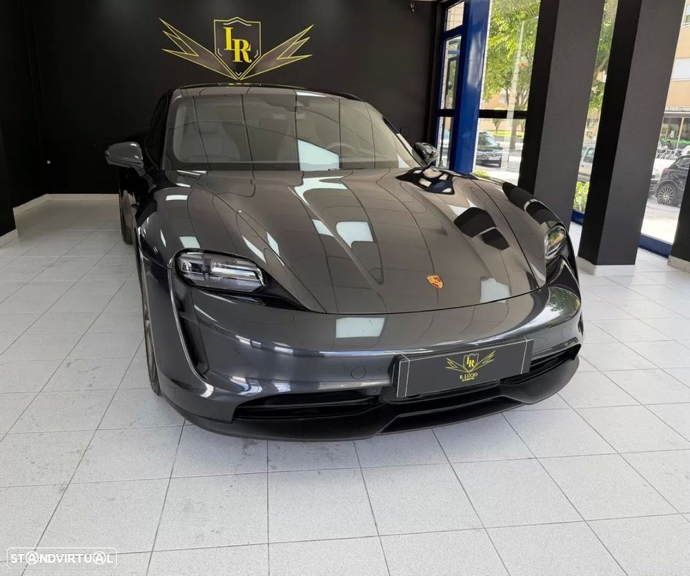 Porsche Taycan - 11