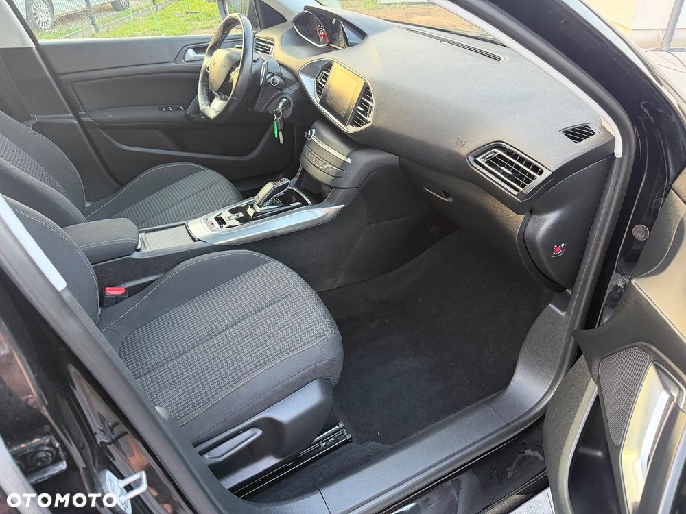 Peugeot 308 1.2 PureTech GPF Active Pack Business S&S EAT8 - 8