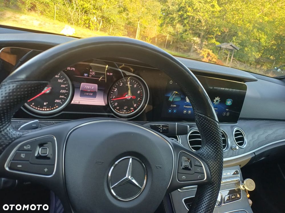 Mercedes-Benz Klasa E 300 9G-TRONIC - 11