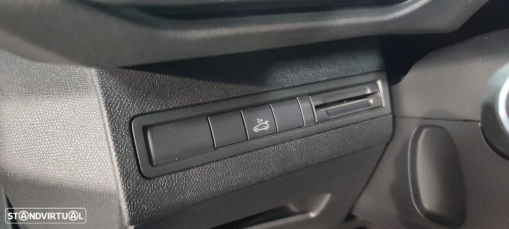 Peugeot 3008 1.2 PureTech Allure EAT8 - 23