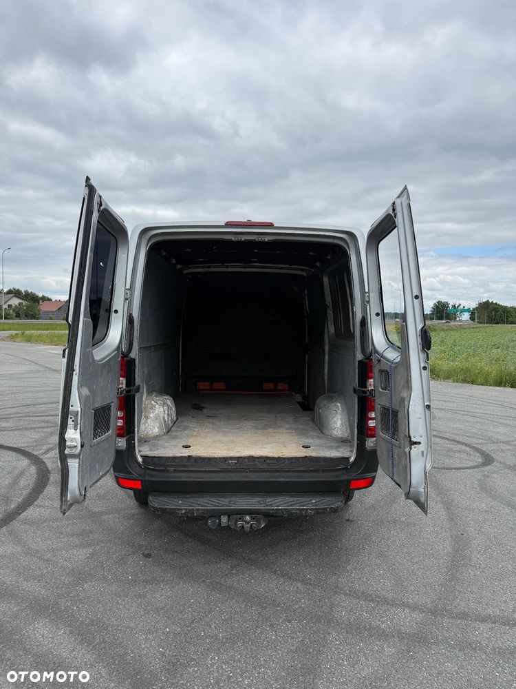 Mercedes-Benz Sprinter - 14