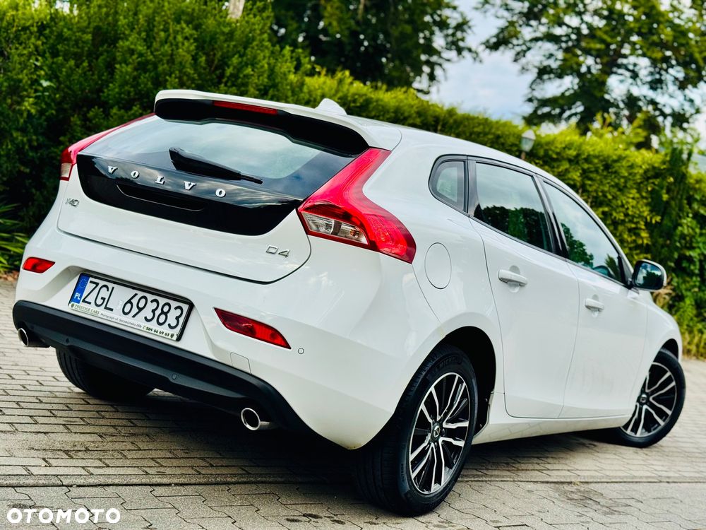 Volvo V40 D4 Drive-E Momentum - 9