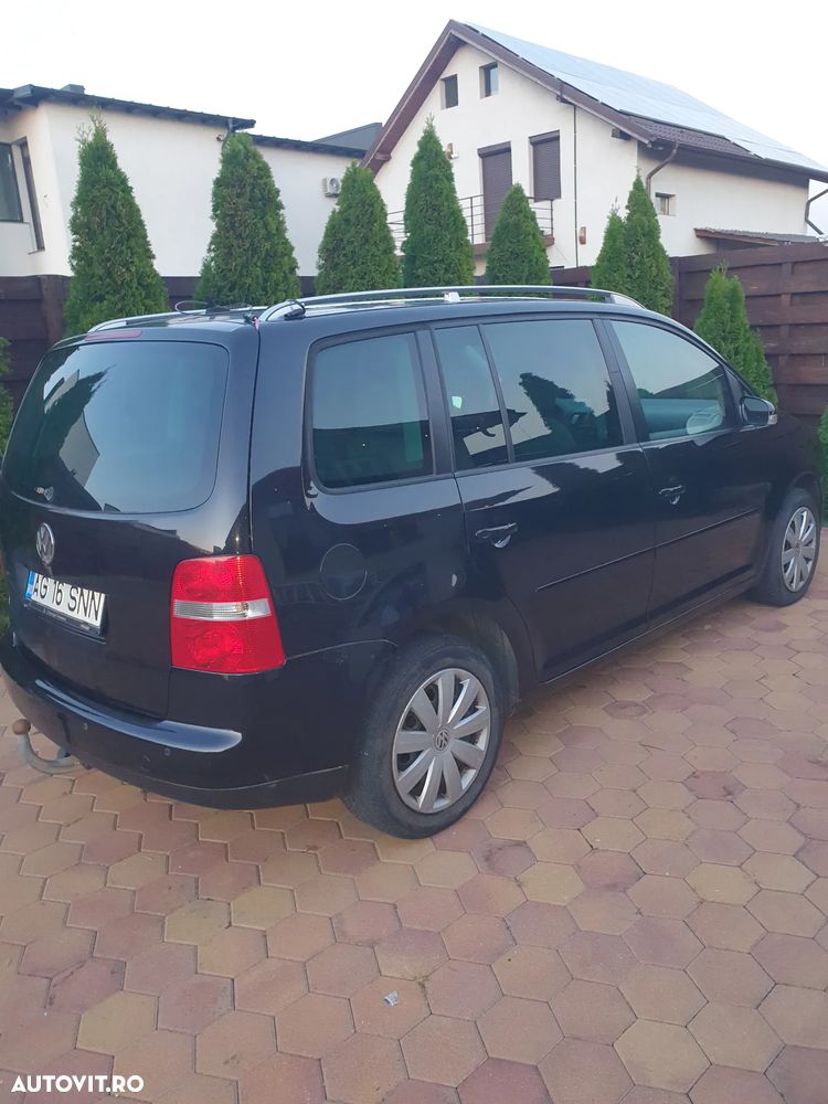 Volkswagen Touran - 17