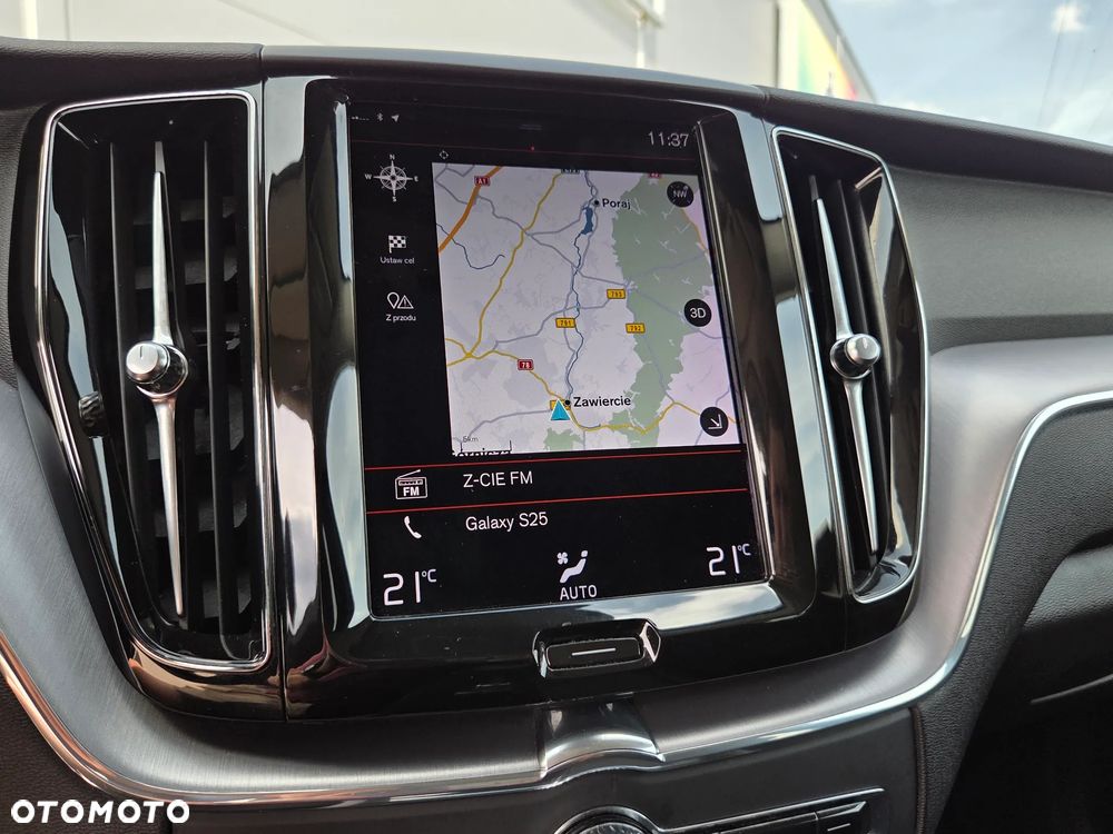 Volvo XC 60 B4 D AWD Geartronic Momentum - 37