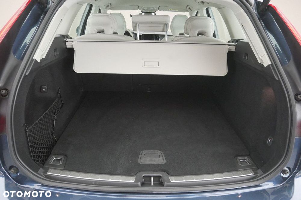 Volvo XC 60 B4 D AWD Plus Bright - 16