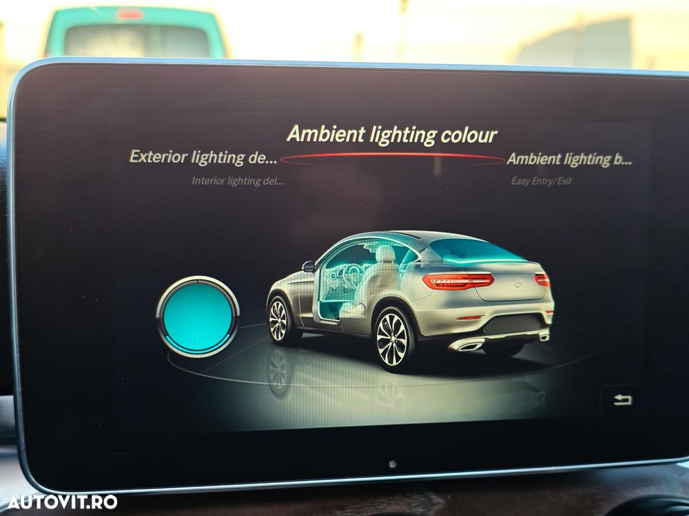 Mercedes-Benz GLC Coupe 300 4Matic 9G-TRONIC AMG Line - 35