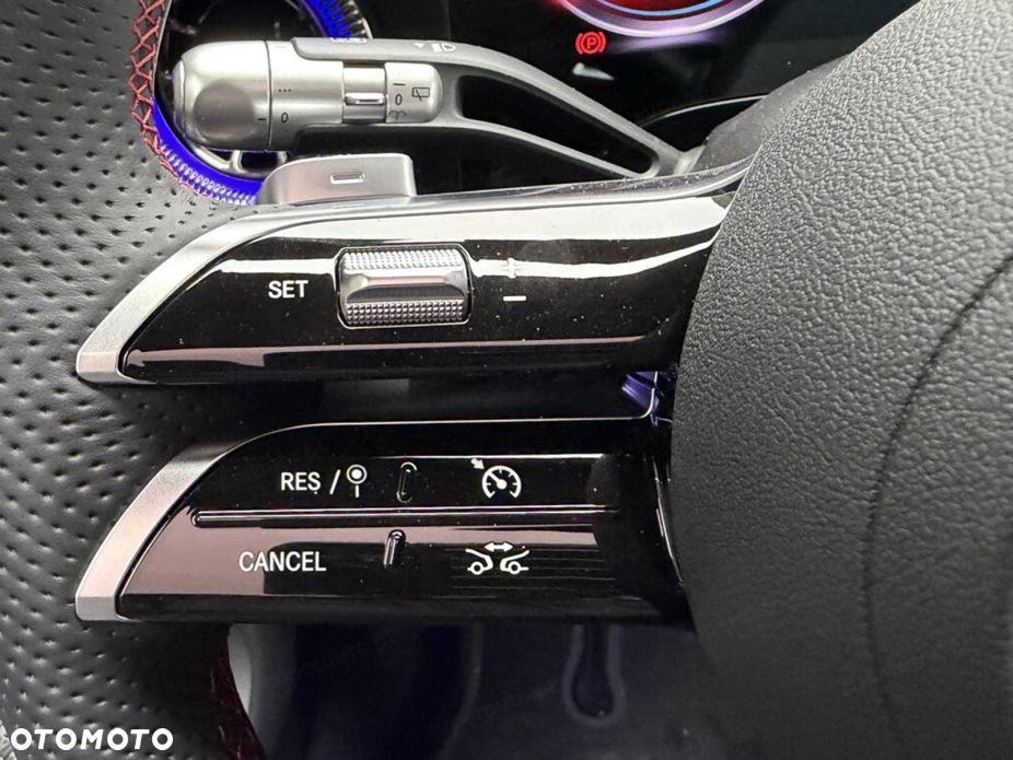 Mercedes-Benz GLB 200 mHEV 8G-eDCT - 10