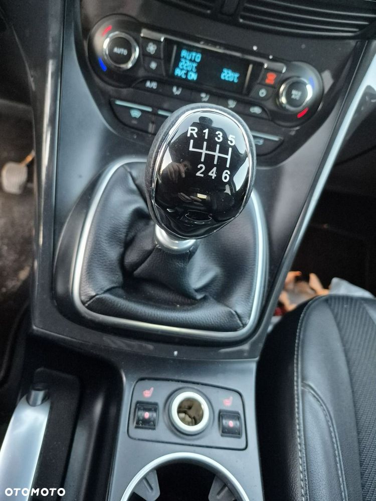 Ford Kuga - 12