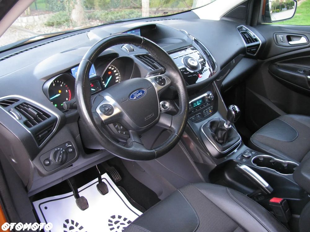 Ford Kuga 2.0 TDCi 2x4 Titanium - 15
