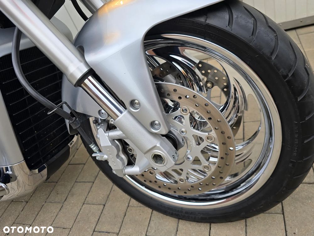 Suzuki Boulevard - 9
