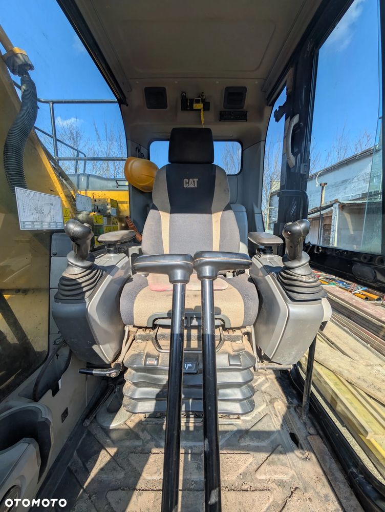Caterpillar CAT 320 EL - 11