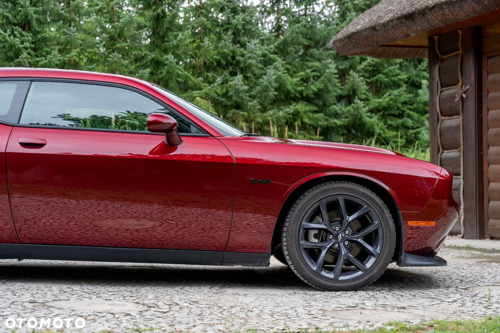 Dodge Challenger - 17