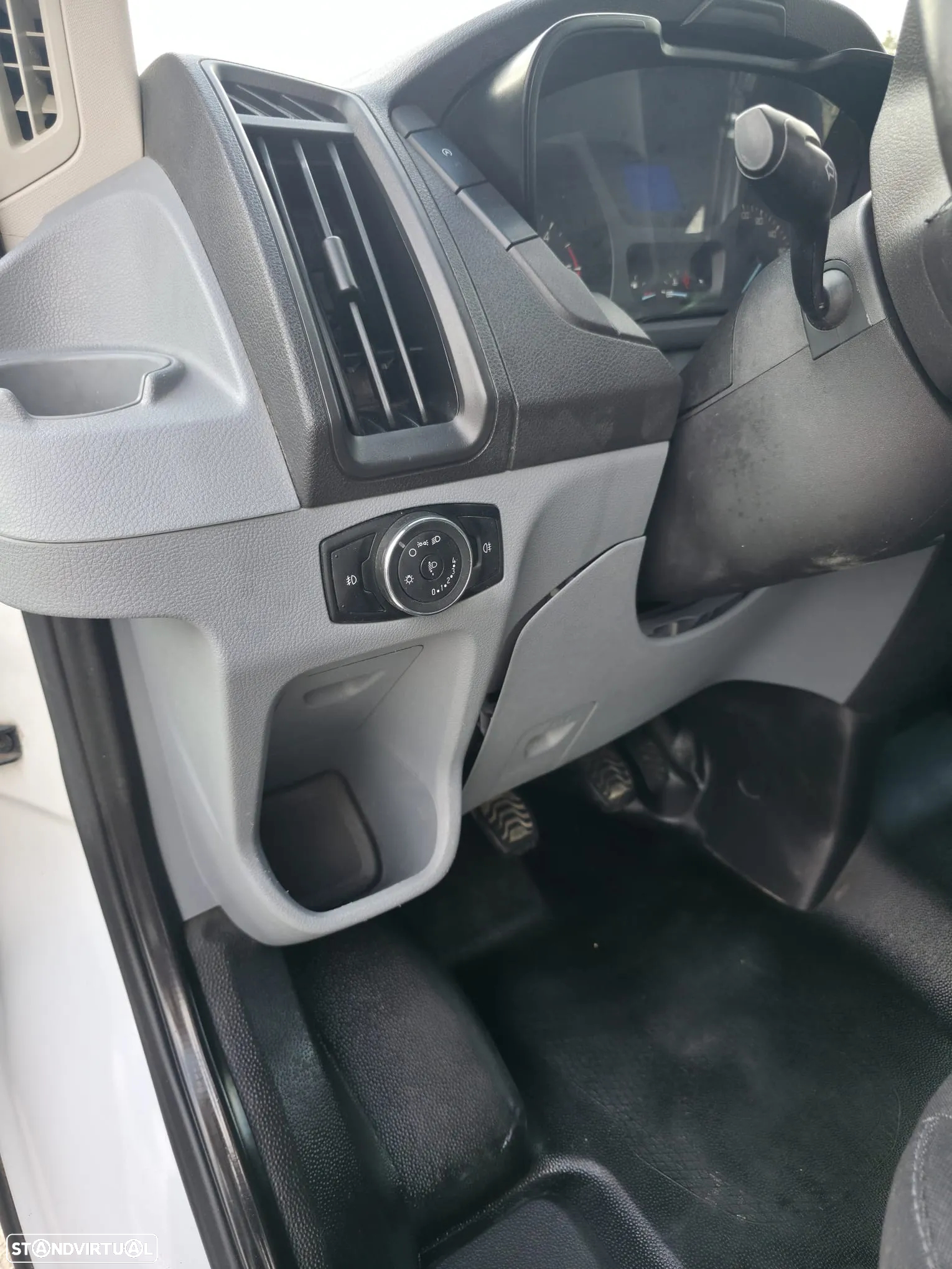 Ford Transit - 12