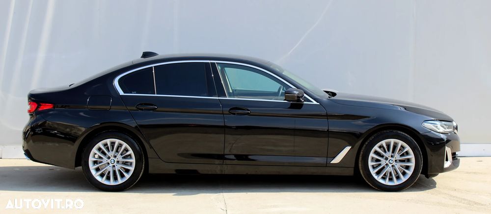 BMW Seria 5 520i Aut. Luxury Line - 14