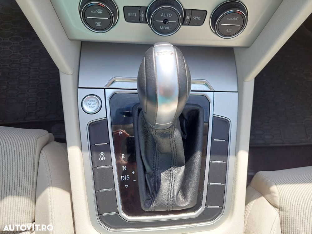 Volkswagen Passat 2.0 TDI DSG Comfortline - 16