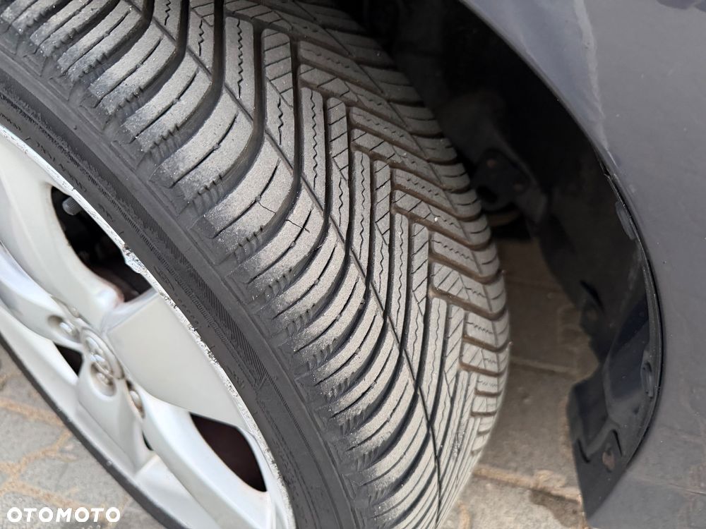 Toyota Prius 1.8 HSD Prestige - 31