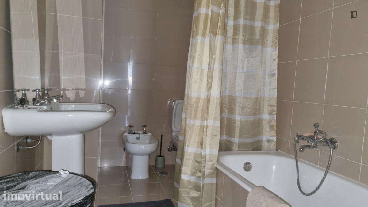 Quarto - localizado em Lisbon - Grande imagem: 2/27