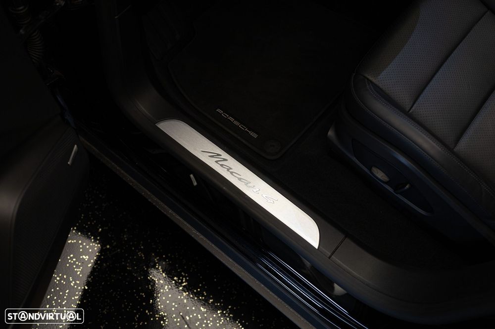 Porsche Macan Electric 4 - 33