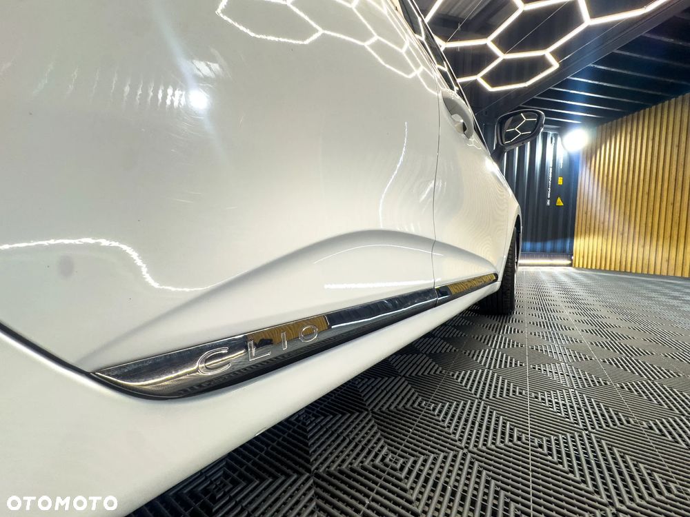 Renault Clio E-TECH Hybrid 140 EXPERIENCE - 9