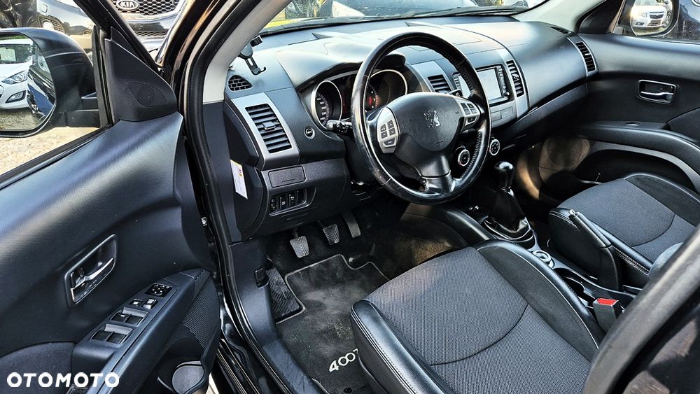 Peugeot 4007 - 27