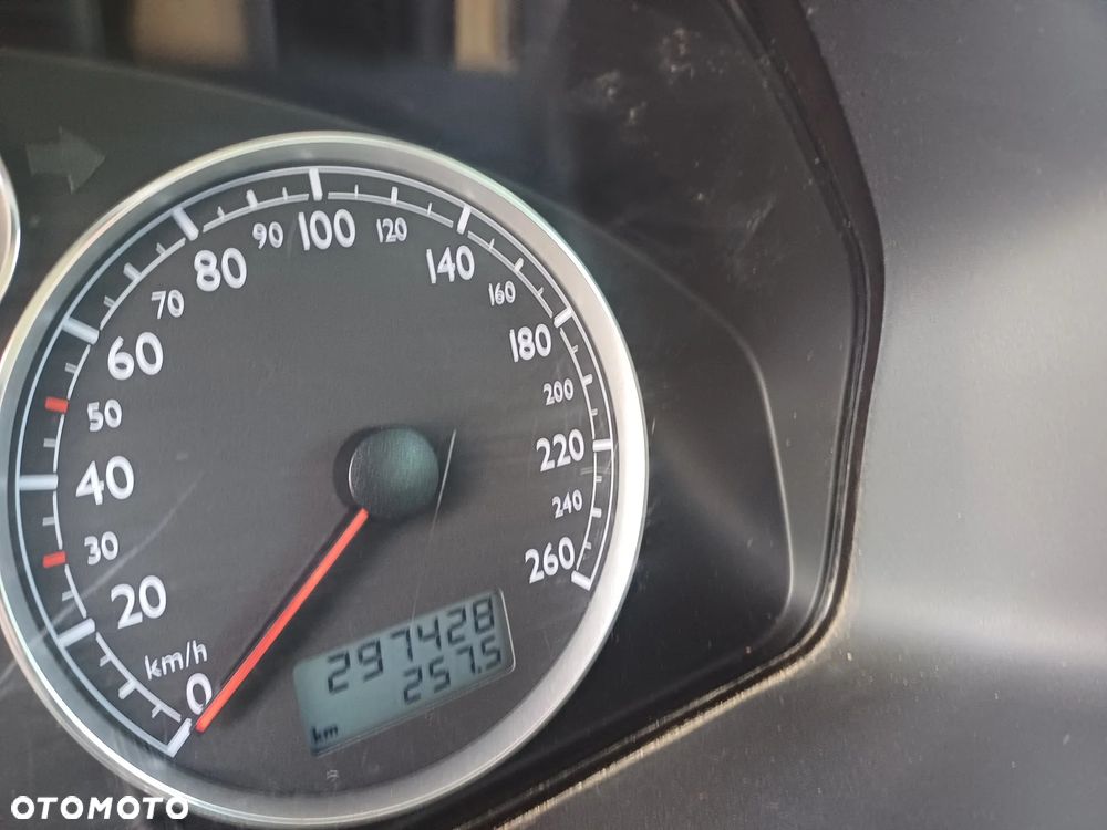 Volkswagen Sharan - 8