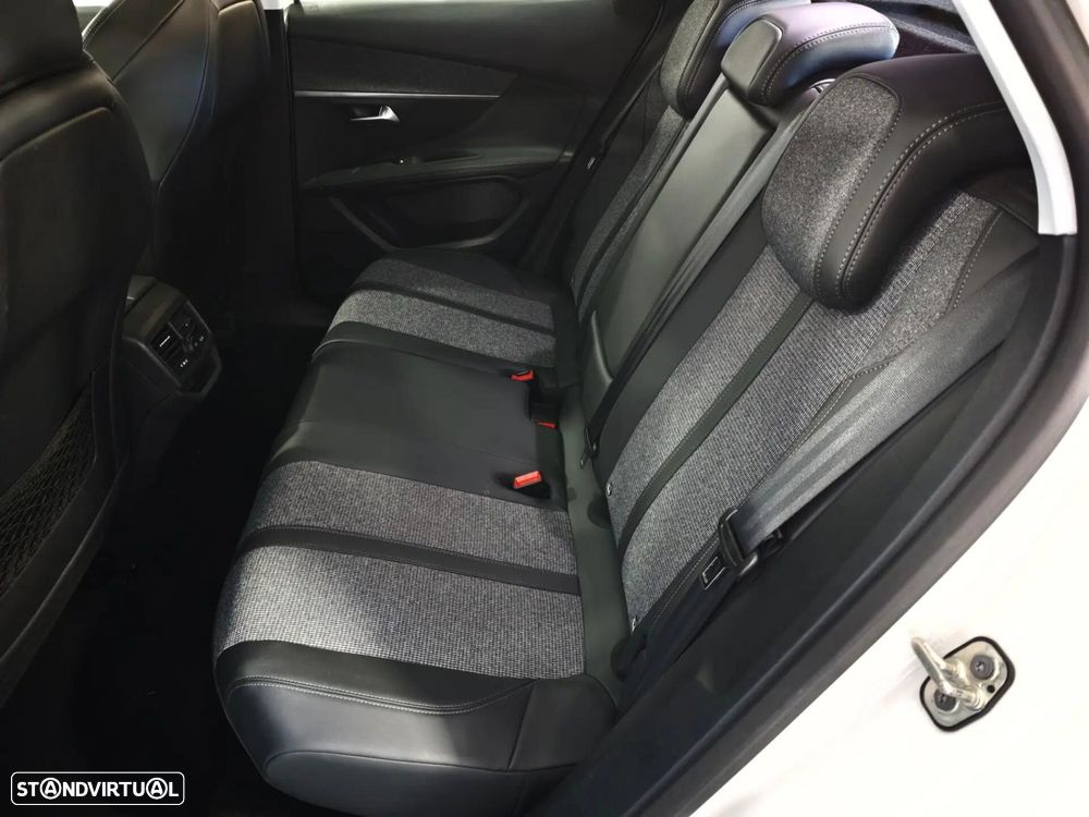 Peugeot 3008 PureTech 130 Stop & Start GPF Allure Business-Pack - 19