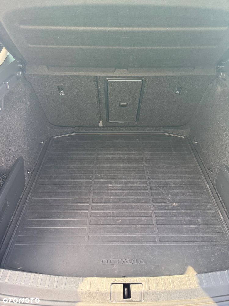 Skoda Octavia 2.0 TDI Style DSG - 8
