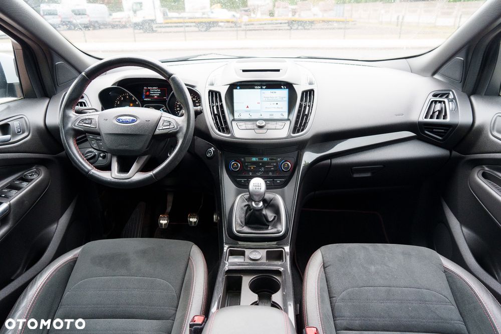 Ford Kuga 1.5 EcoBoost 2x4 ST-Line - 17