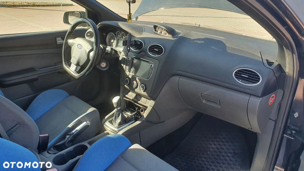 Ford Focus 2.5 ST - 12