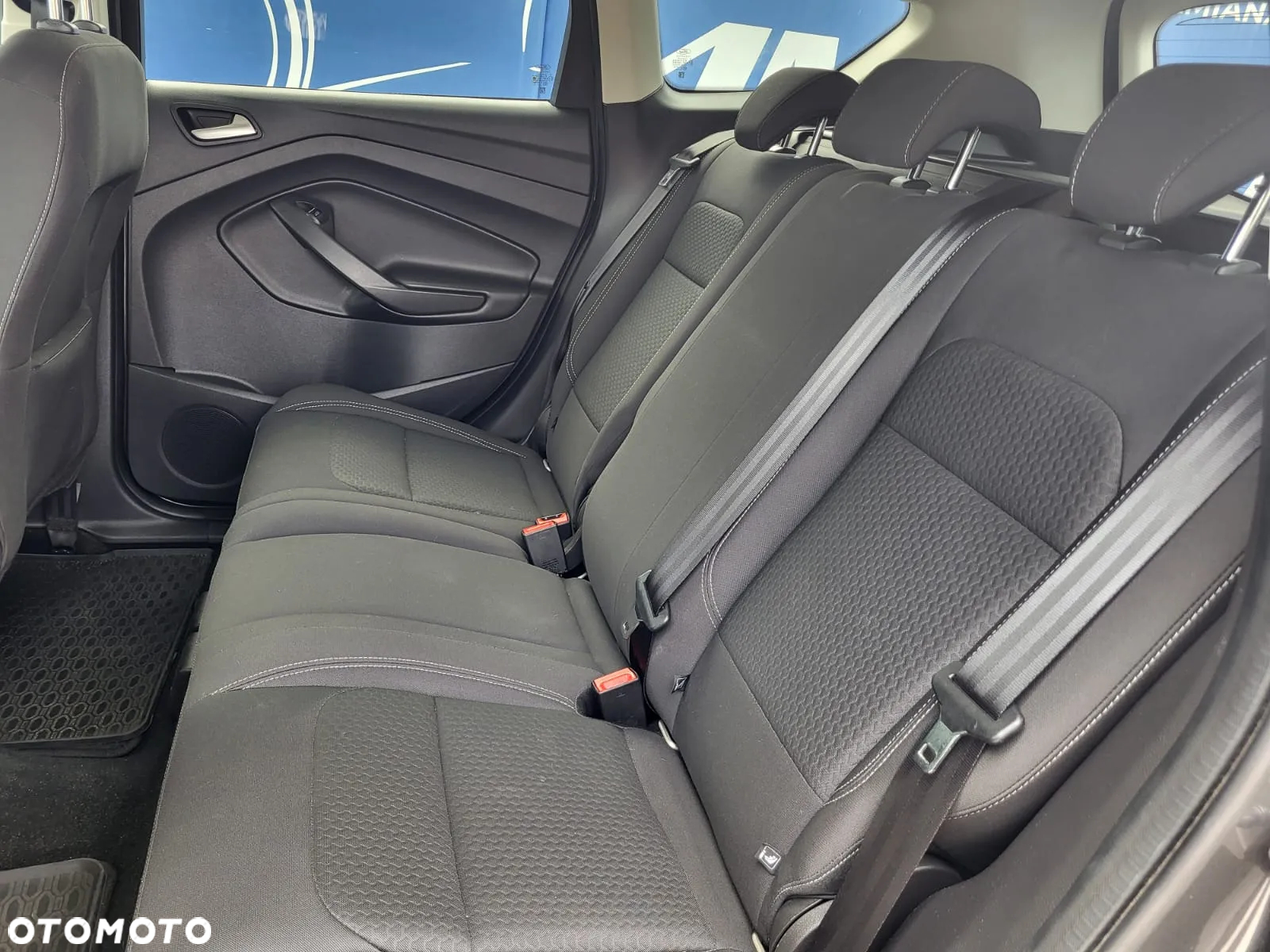 Ford Kuga 1.5 EcoBoost 2x4 Black & Silver - 12