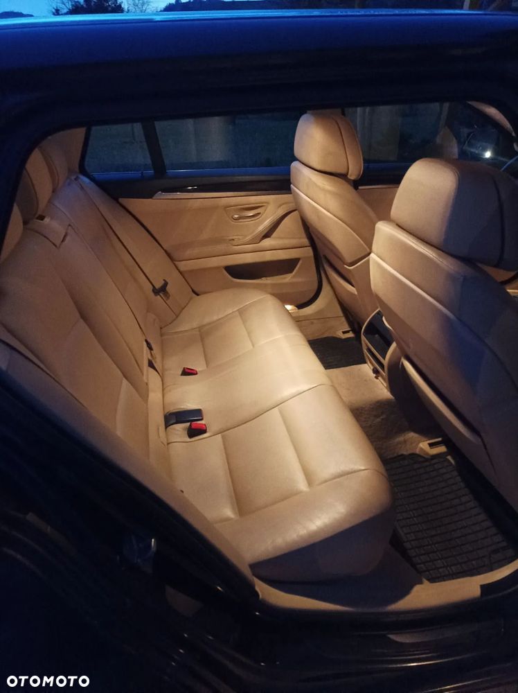 BMW Seria 5 530d xDrive - 22