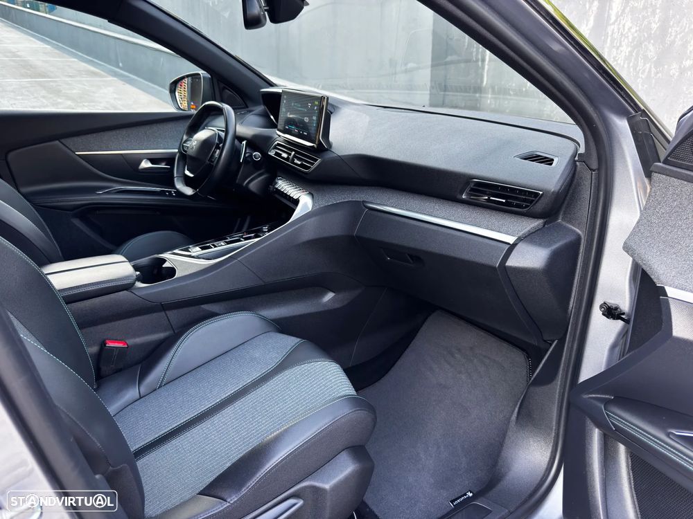 Peugeot 3008 1.6 Hybrid4 Allure Pack e-EAT8 - 42