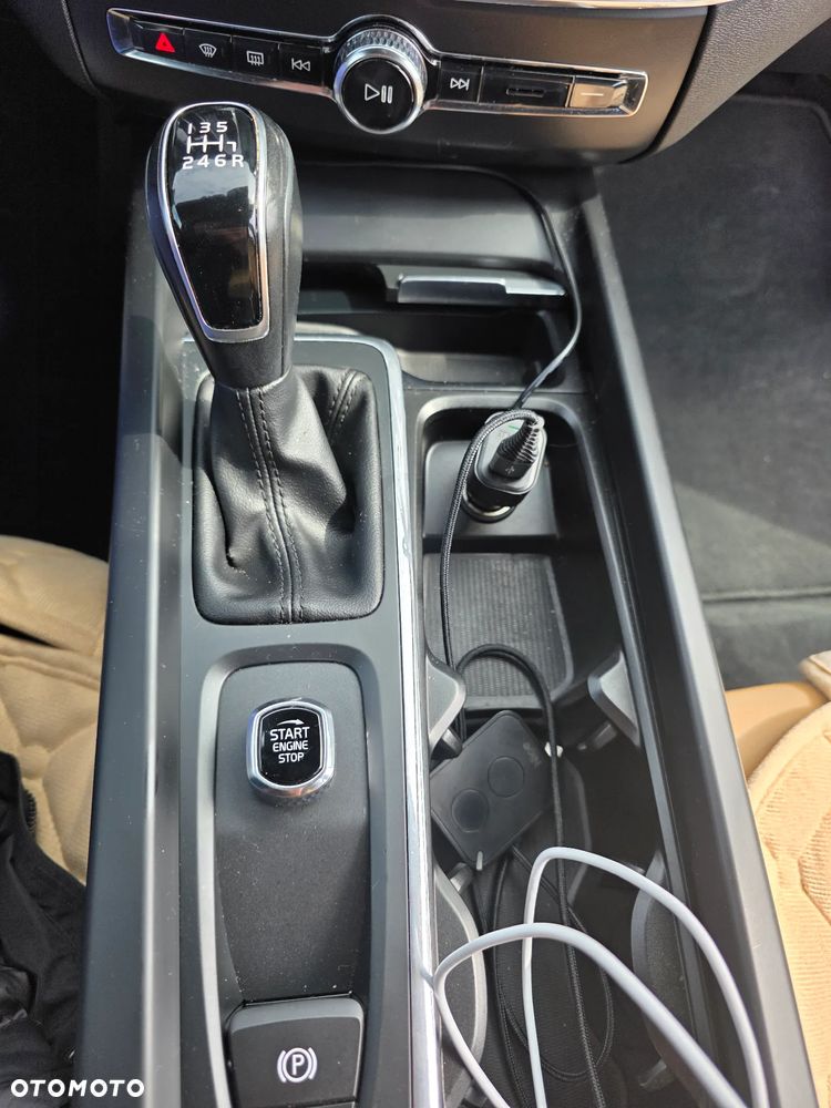 Volvo XC 60 D3 Momentum Pro - 11