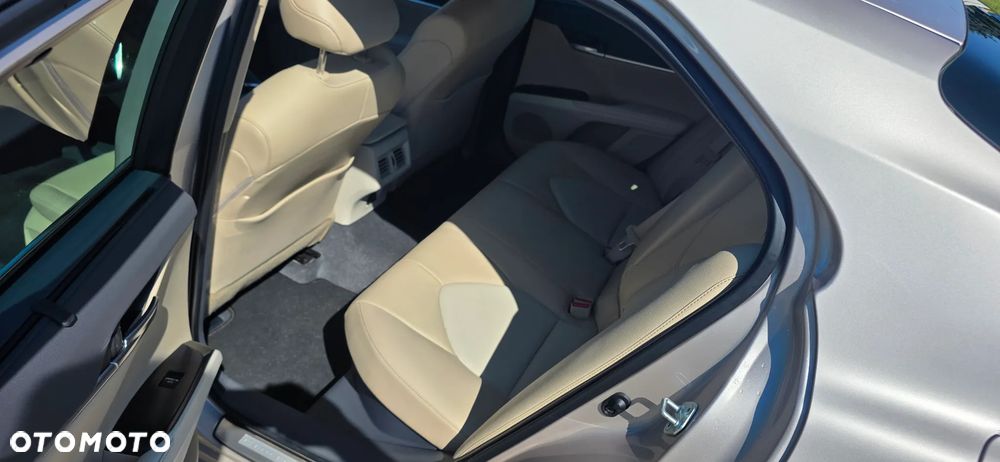 Toyota Camry 2.5 Hybrid Executive CVT - 9