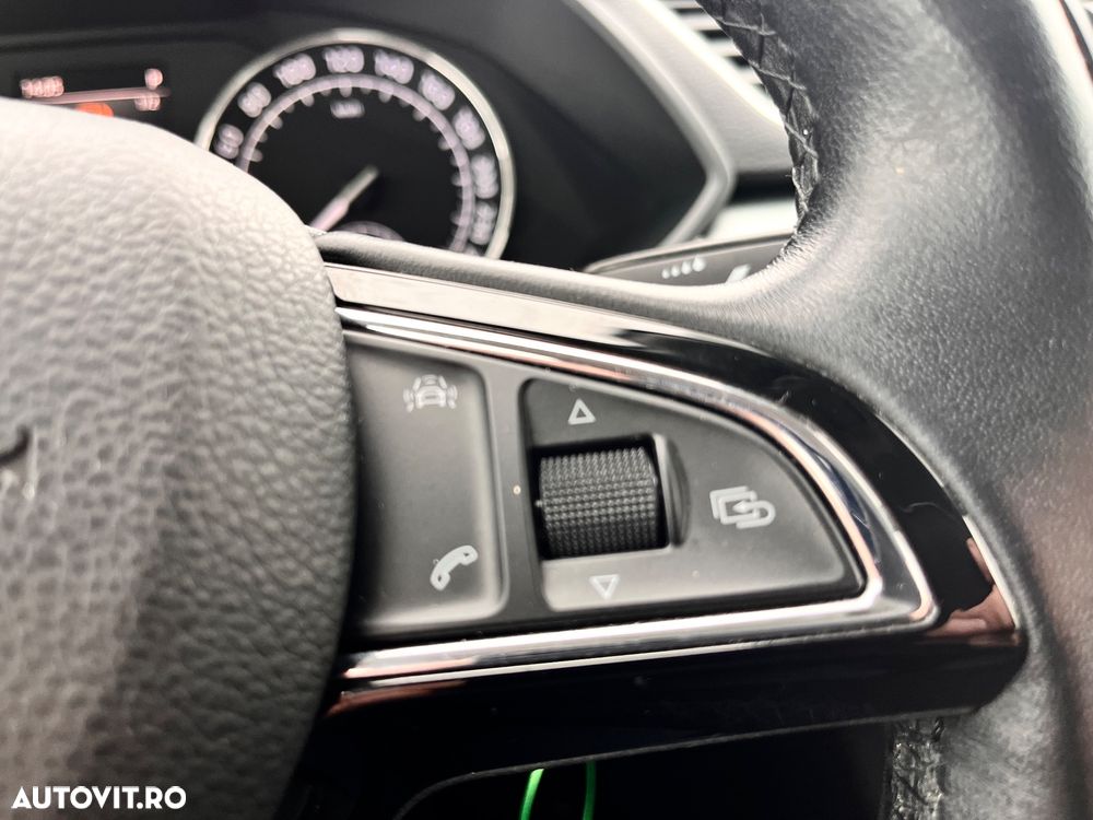 Skoda Superb 2.0 TDI DSG Sportline - 23