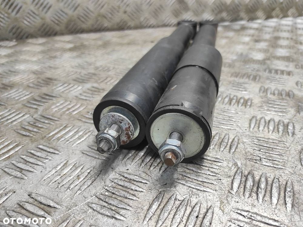 AMORTYZATORY TYŁ SPRĘŻYNY VOLVO 850 I - 4