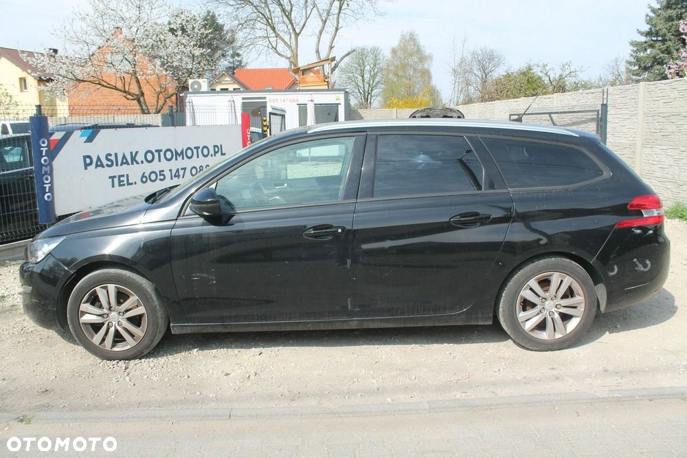 Peugeot 308 - 8