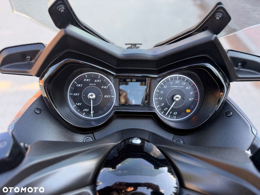 Yamaha X-max - 25