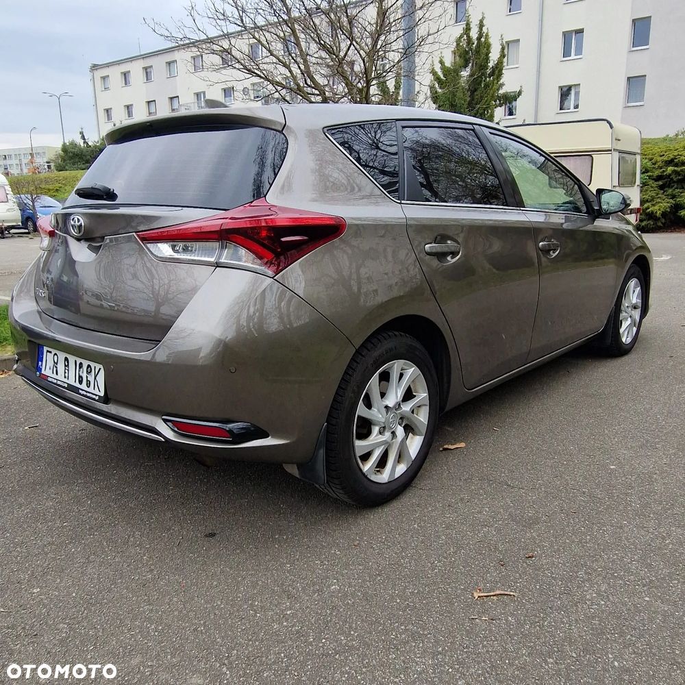 Toyota Auris 1.6 Premium - 8