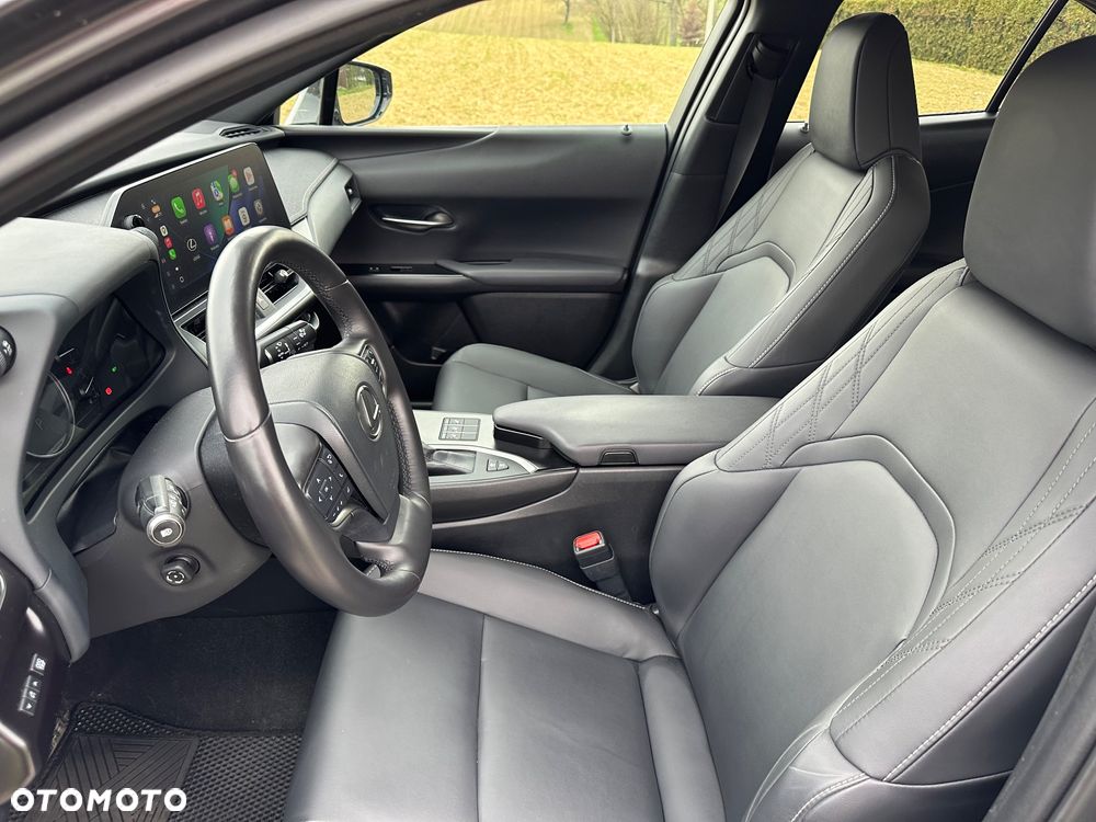 Lexus UX - 8
