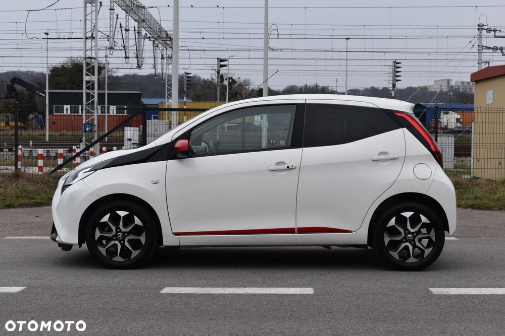 Toyota Aygo x.shift x-play connect - 7