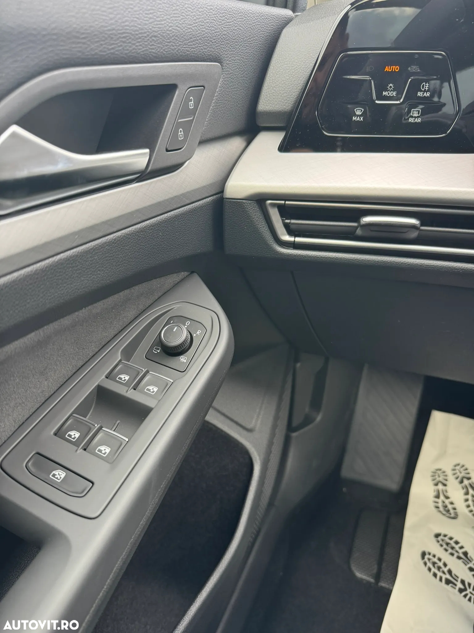 Volkswagen Golf 1.5 eTSI ACT DSG MHEV Life - 21