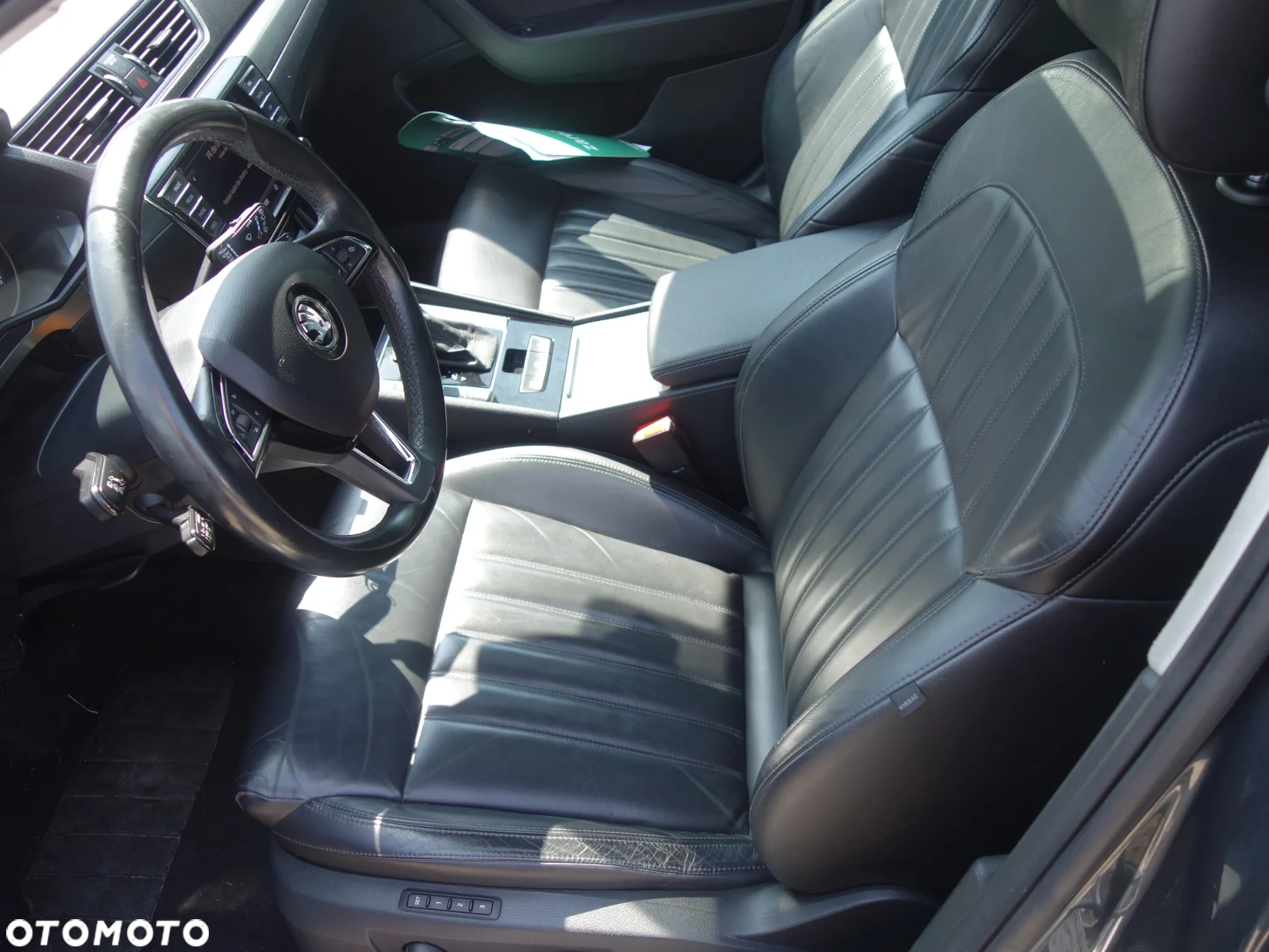 Skoda Superb Combi 2.0 TDI DSG Ambition - 11