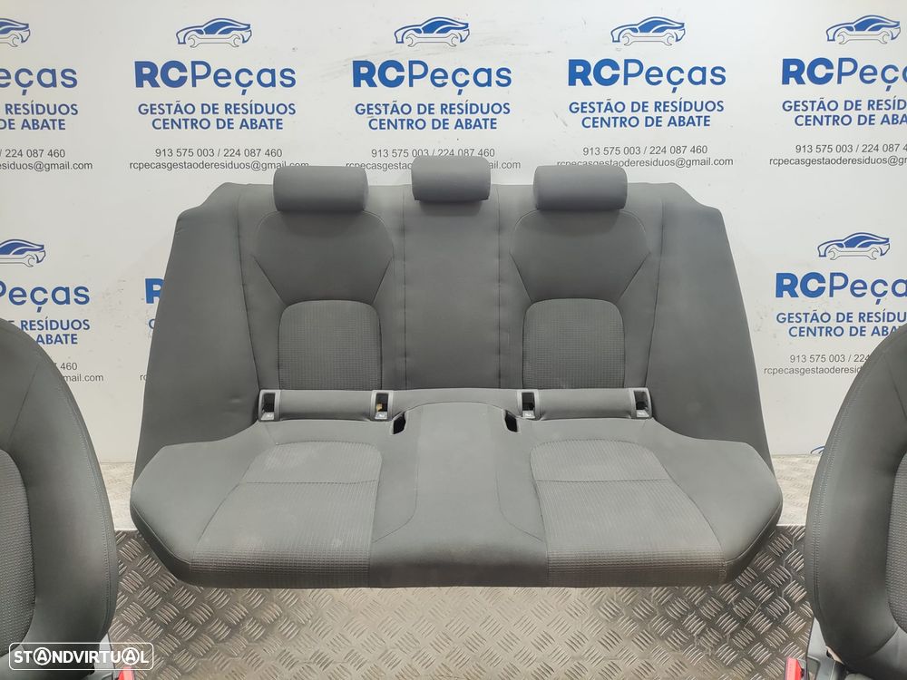 Conjunto de bancos em tecido Jaguar XE X760 elétricos - 4