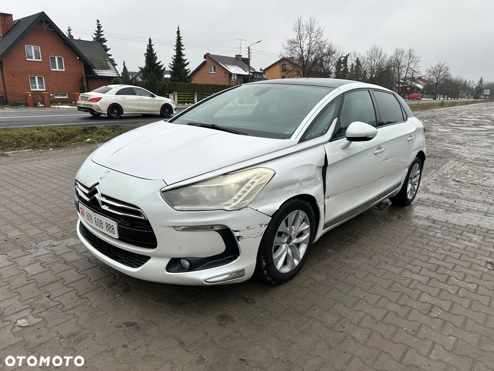 Citroën DS5 e-HDi 115 EGS6 SoChic - 3