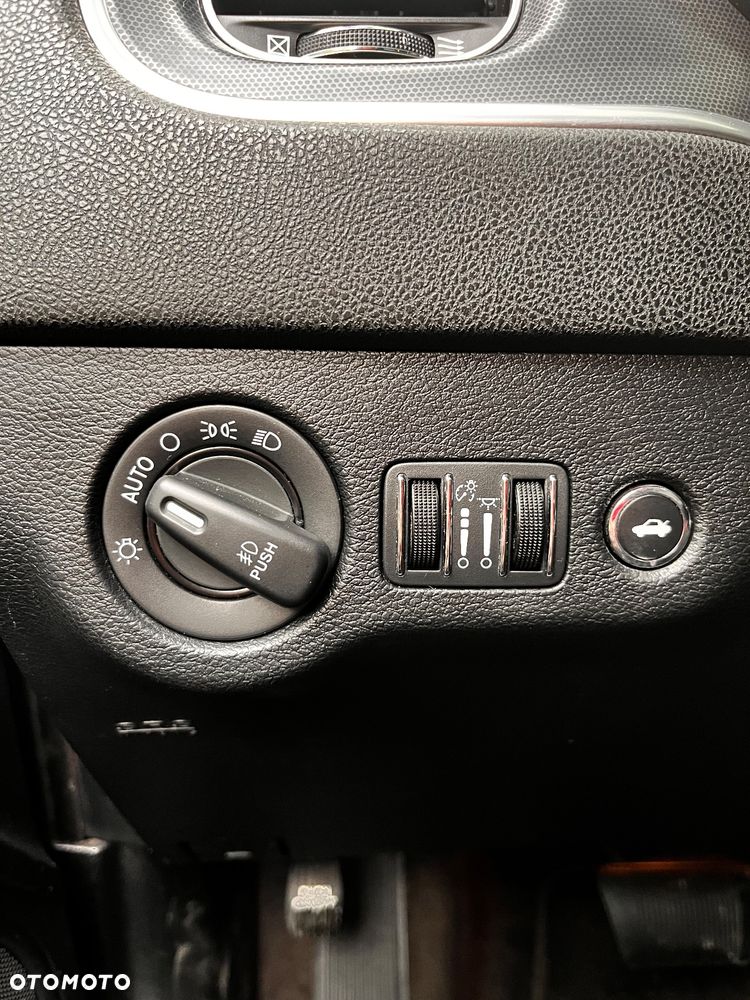 Dodge Charger 3.6 GT - 11