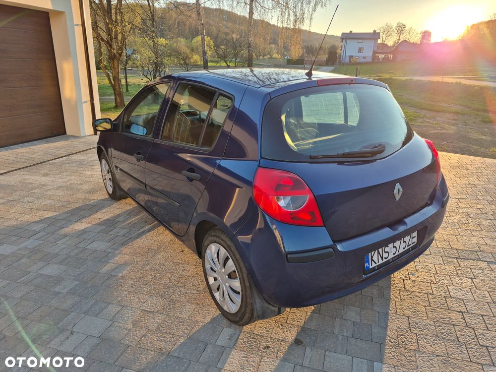 Renault Clio - 16