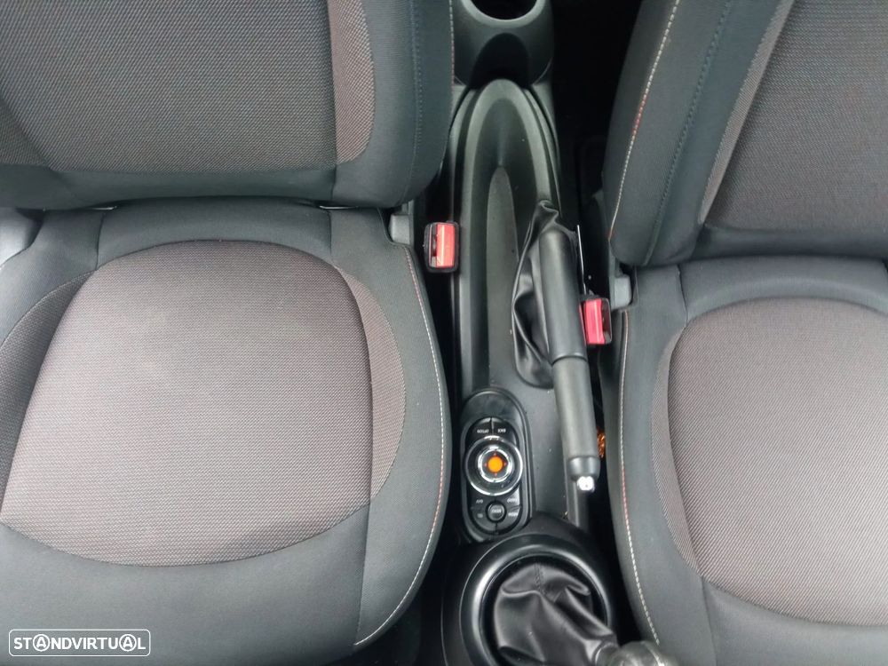 MINI 3 Portas One D - 15