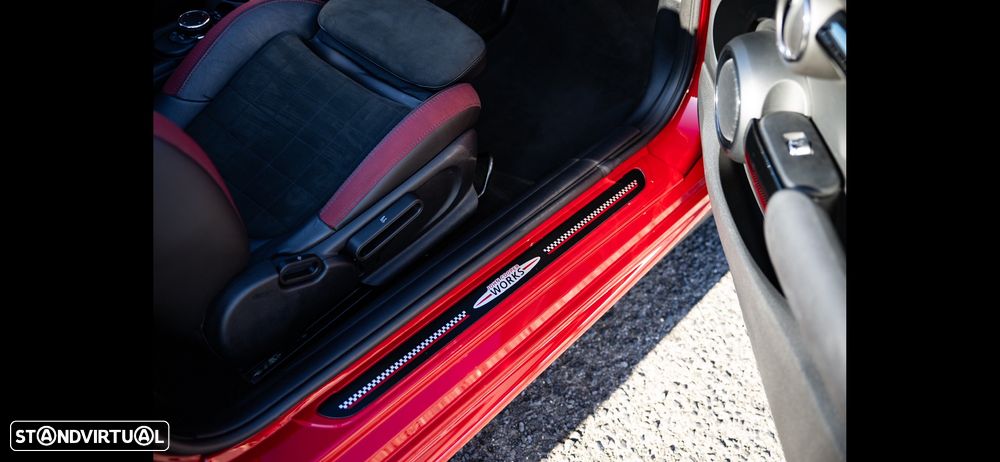 MINI Cabrio John Cooper Works - 21