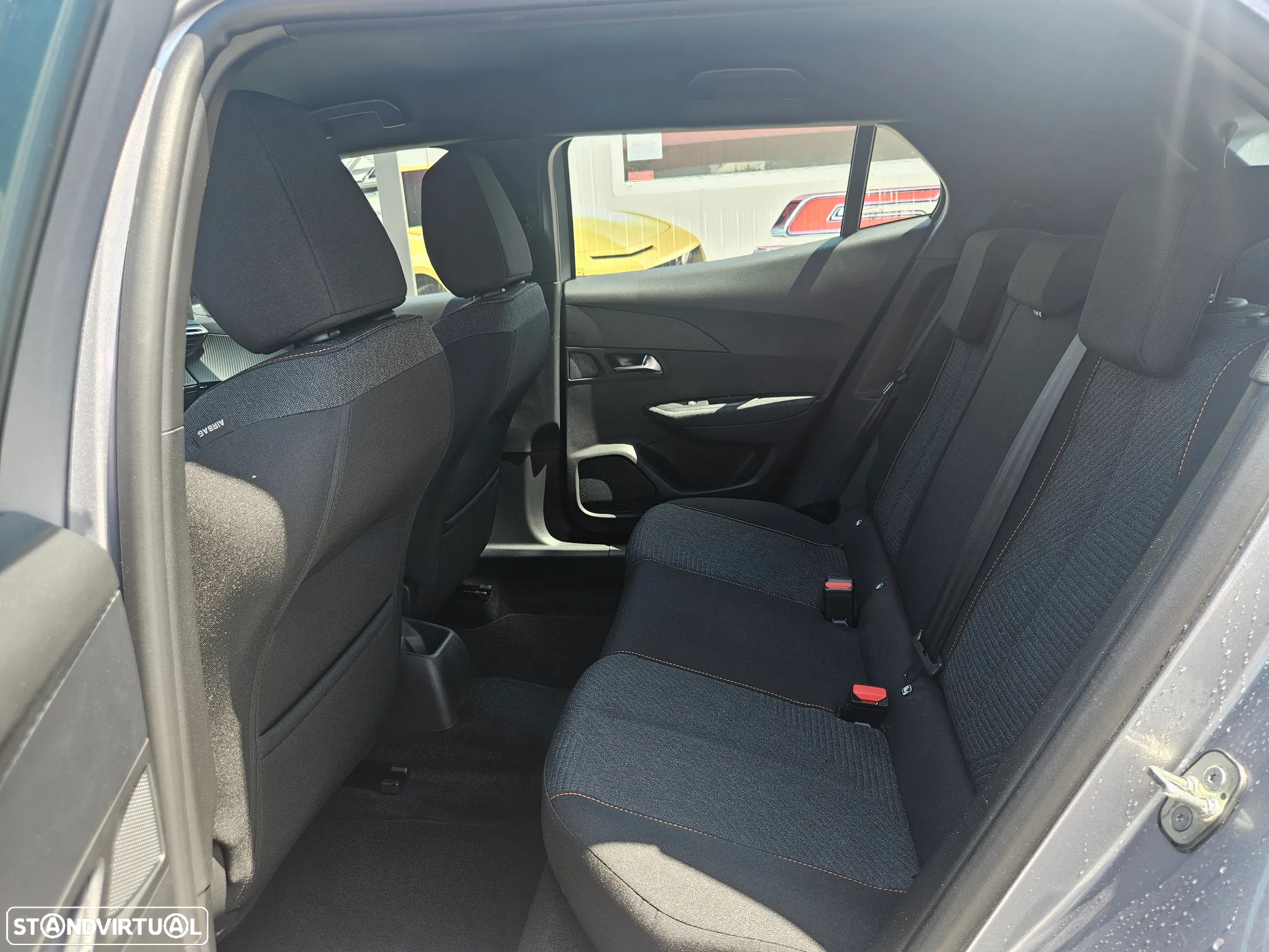 Peugeot 2008 1.2 PureTech Style - 18